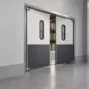 Жесткая маятниковая распашная дверь двустворчатая из сэндвич панелей 200*240
